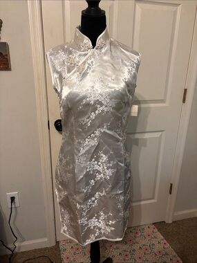 Elegant White Floral Satin Cheongsam Dress Small 38